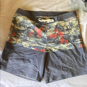 Men’s board shorts / surf shorts / bathing suit
